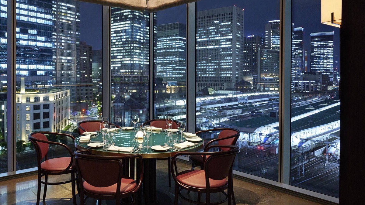 Chuo Hotel | Four Seasons Hotel Tokyo at Marunouchi