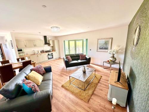 Tredunnock House | Fox Acre Lodge - Amazing Views