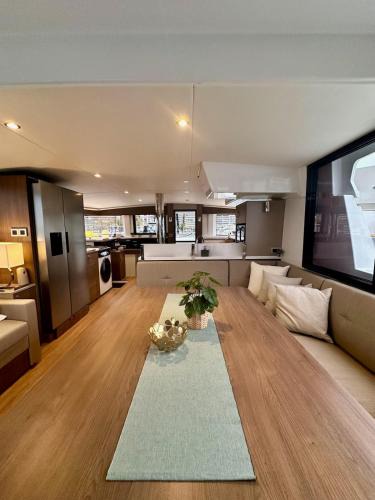 La Llotja-Born Boat Rental | Fox Bali