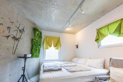 Oji Apartment | Fox & Fortune 4A