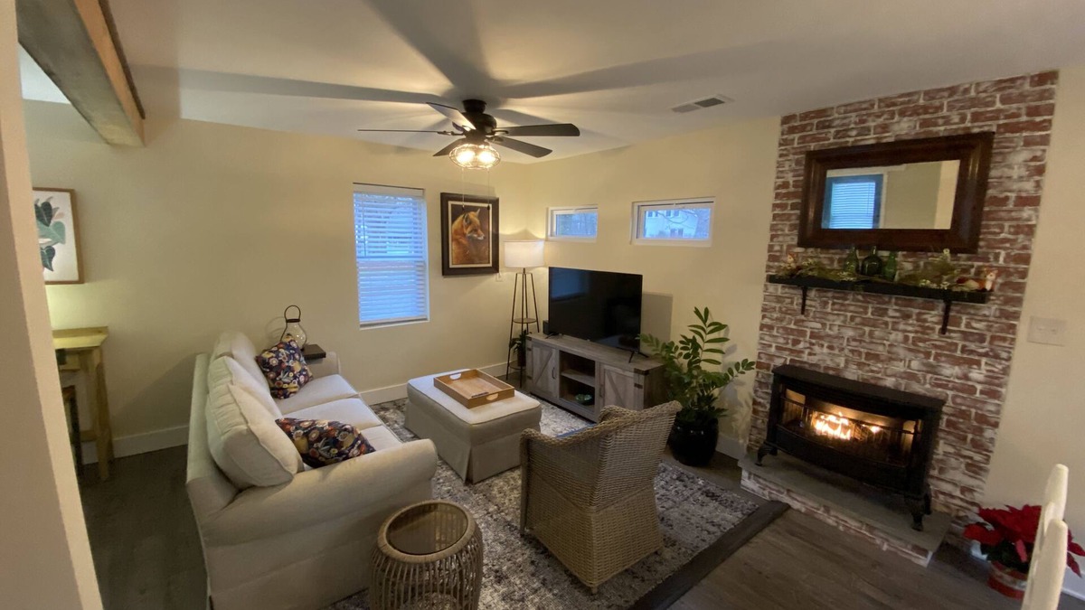 Bridgeton Townshp Cottage | Fox Ridge Cottage! Pets welcome!