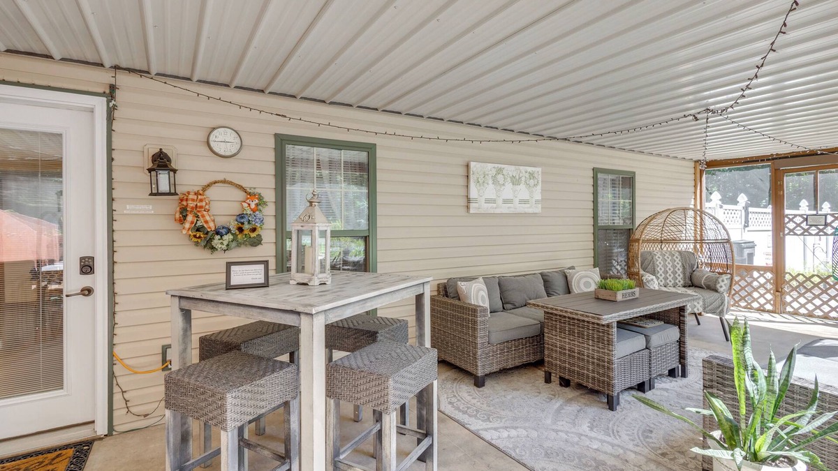 Troy Apartment | 'Foxes Den' w/Hot Tub, Pool Table & Fire Pit!