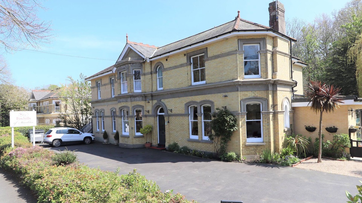 Shanklin Cottage | Foxhills of Shanklin - a house that sleeps 10 guests in 5 bedrooms