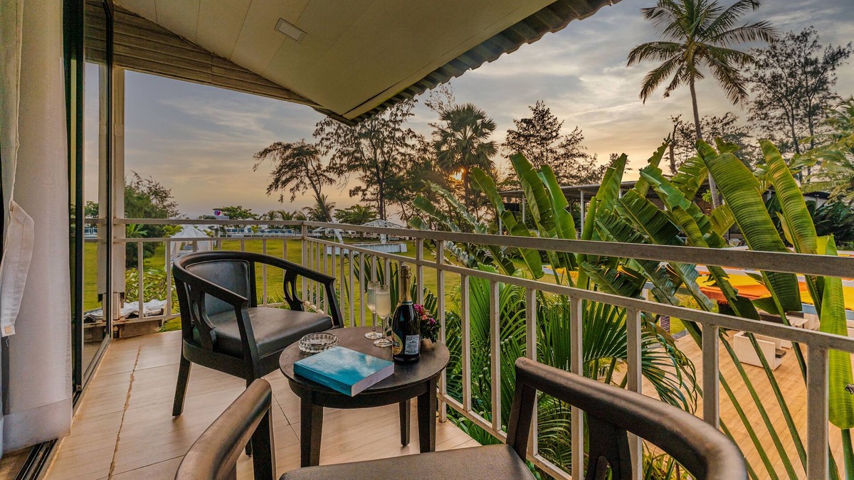 Morjim Hotel | Foxoso La Beach Resort & Spa