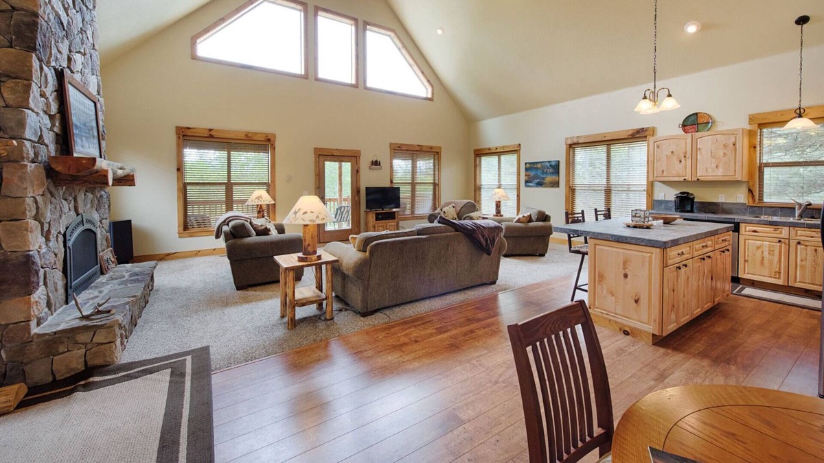 Rivers Crossing House | Foxwood - Quiet Neighborhood - Separate Lounge - Outdoor Grill