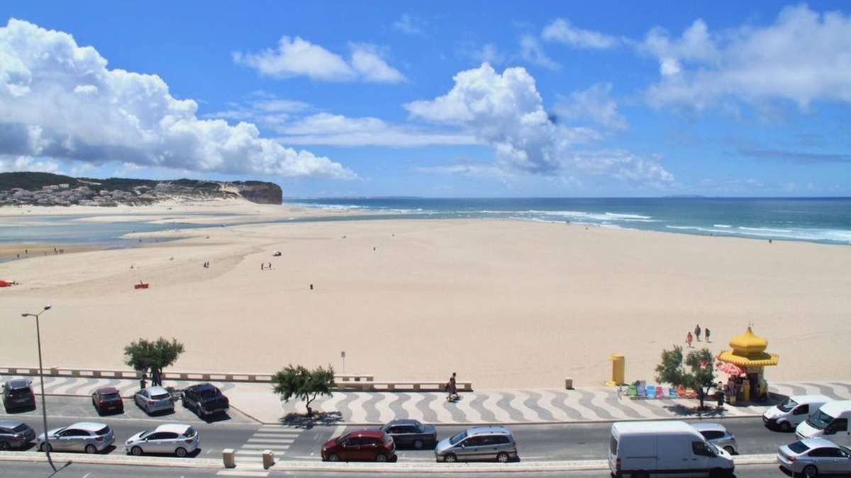 Foz do Arelho House | Foz do Arelho in a heavenly setting.
