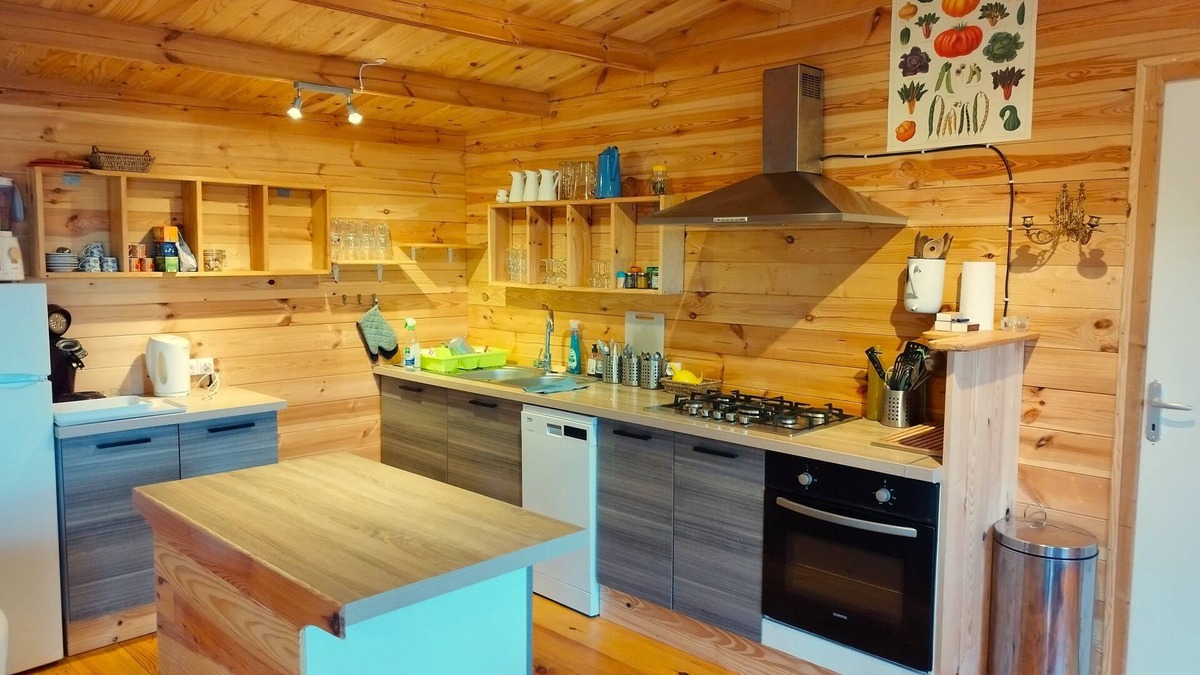 Lanobre Ski Chalet | Gîte à la ferme de la Luciole