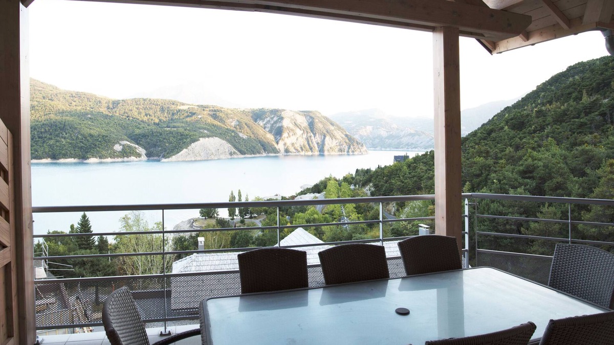 Chorges Apartment | Clos des Ecrins, Serre Ponçon Lake, prestige apartment 8 people