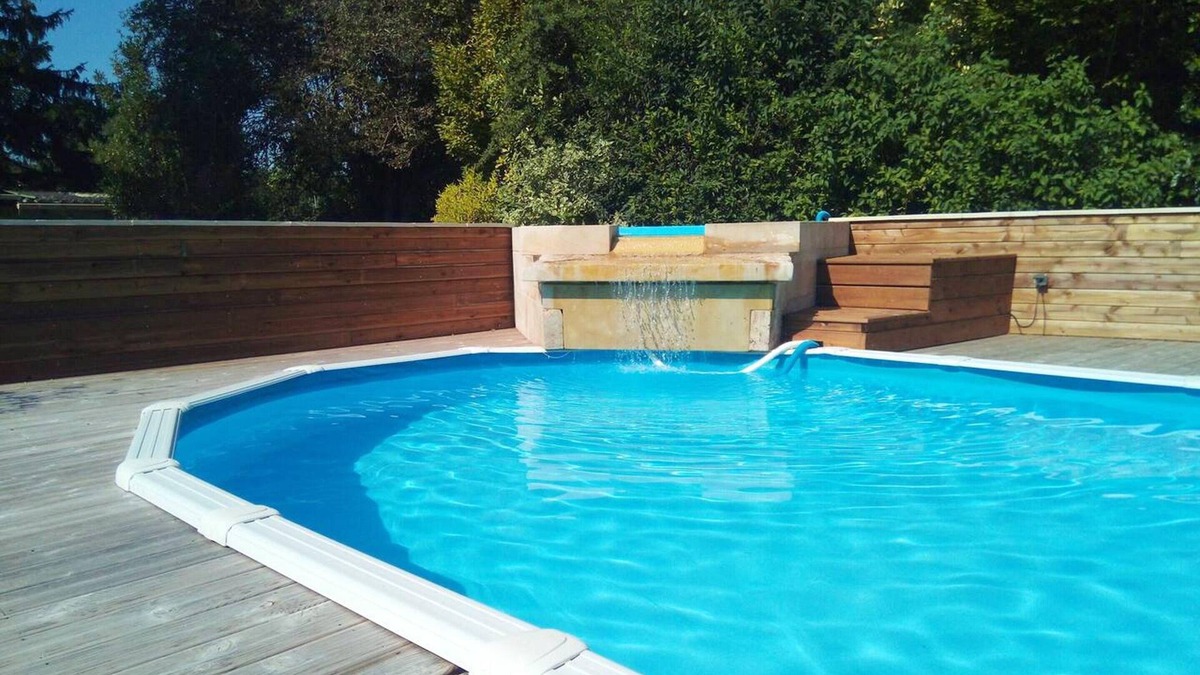 Fontenille-Saint-Martin-d'Entraigues Villa | Homerez - Big villa for 14 ppl. with swimming-pool, jacuzzi and terrace