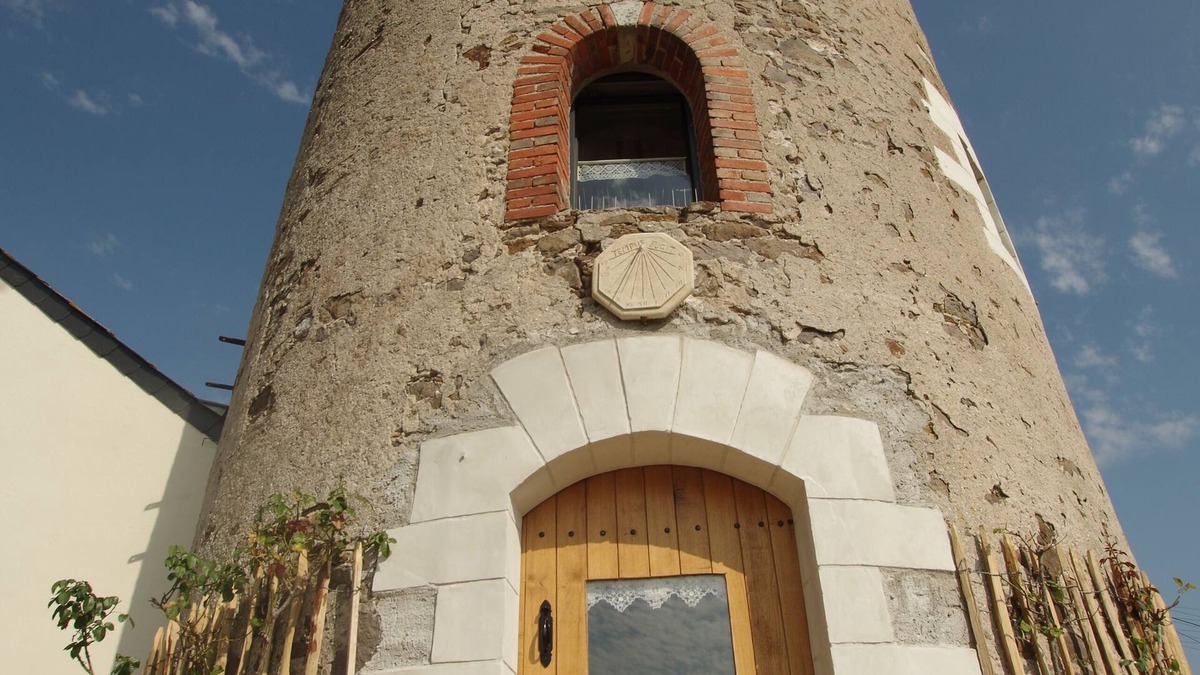 Ingrandes-Le Fresne sur Loire House | Unusual stay in a mill on the Loire