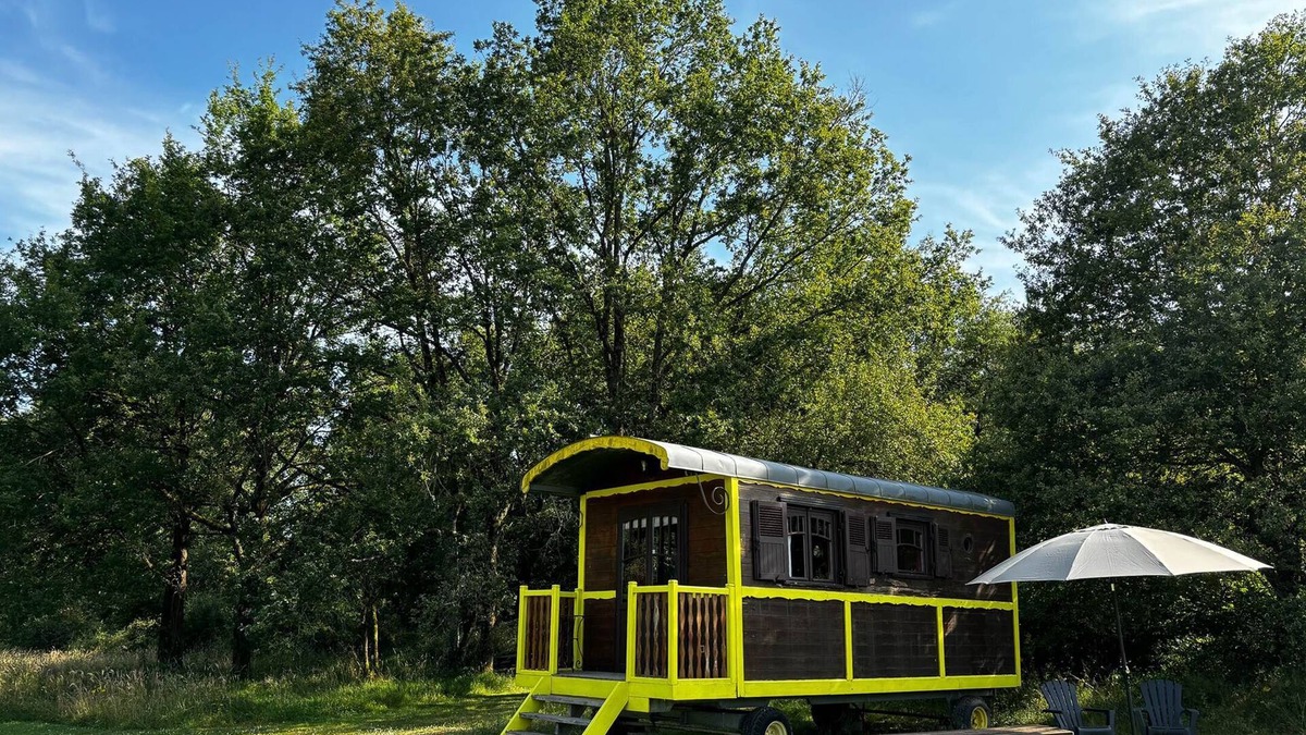 La Chapelle-Blanche-Saint-Martin Ski Chalet | Buttercup trailer