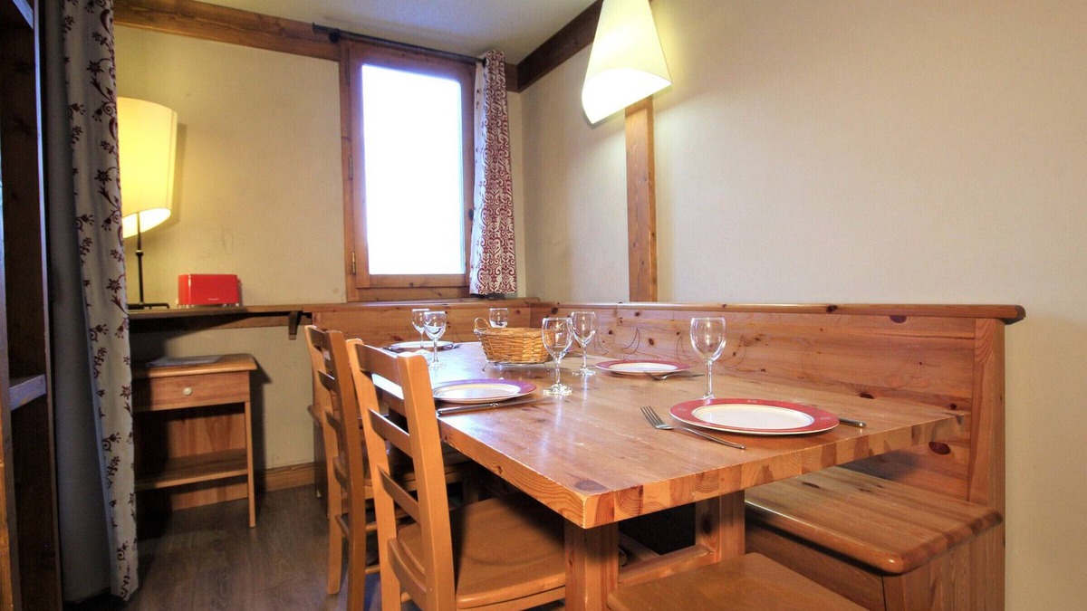 Montchavin Apartment | Renovated apartment near center, 2 bedrooms, 6 people, balcony, ski lockers