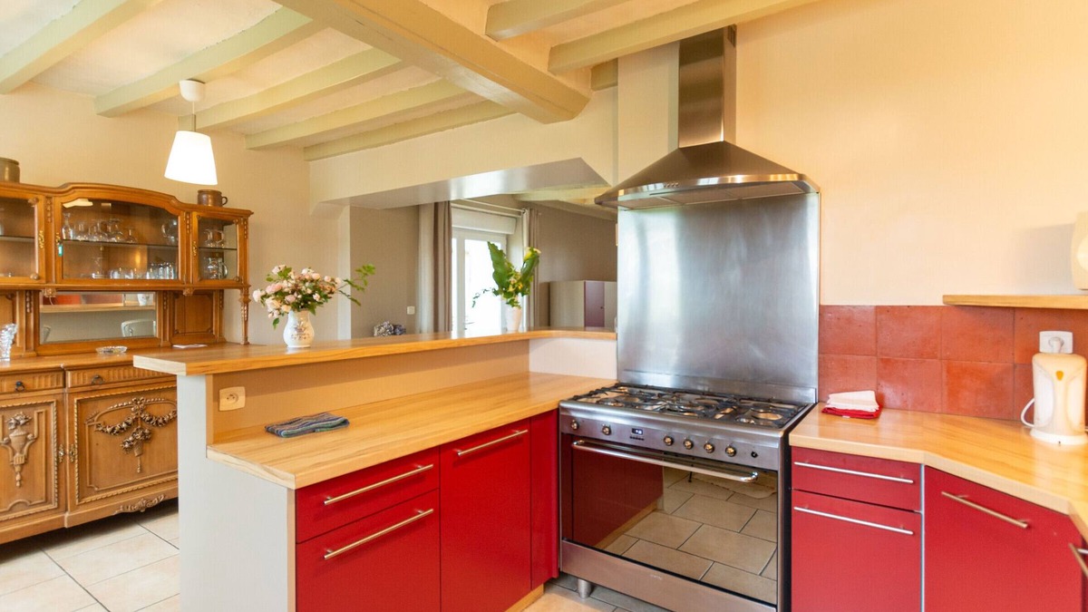 Saint-Christophe-en-Champagne Cottage | Cozy Gîte with Private Bathrooms, Terrace, and Garden near Le Mans - Sleeps 8