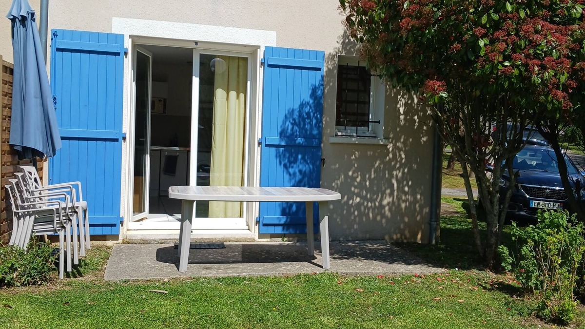 Saint-Geniez-d'Olt Condo | Charmante Résidence au Pied du Plateau de L'aubrac Saint Geniez D'olt 2 Piscine