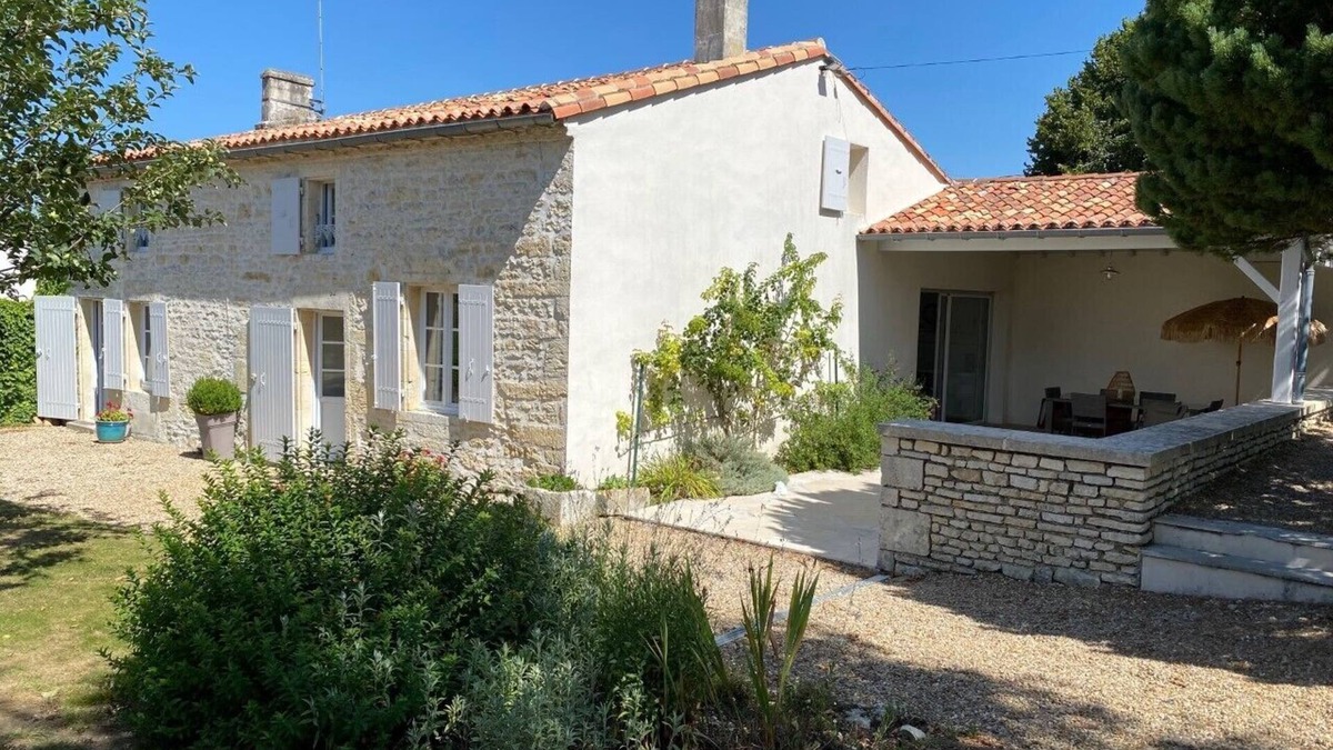 Saint-Hilaire-de-Villefranche House | Maison au Calme à la Campagne - Décor Soigné - Pour 6 Personnes