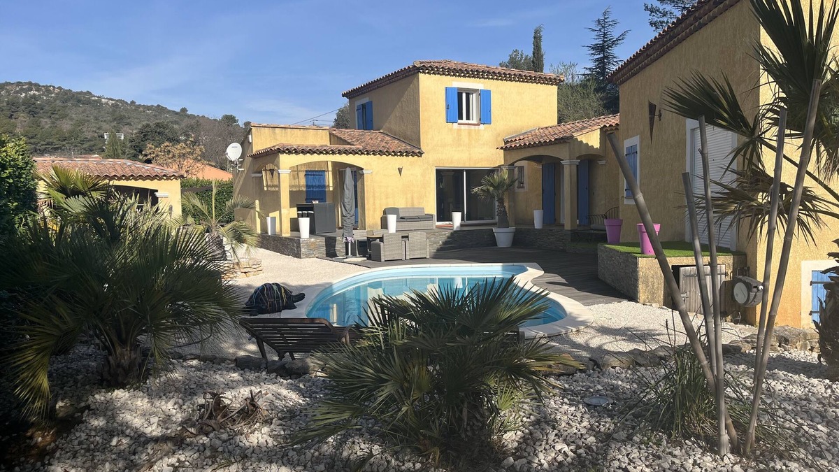 Saint-Maximin-la-Sainte-Baume House | Superbe Villa Provençale de 200m2 Avec Piscine Proche Toutes Commodités