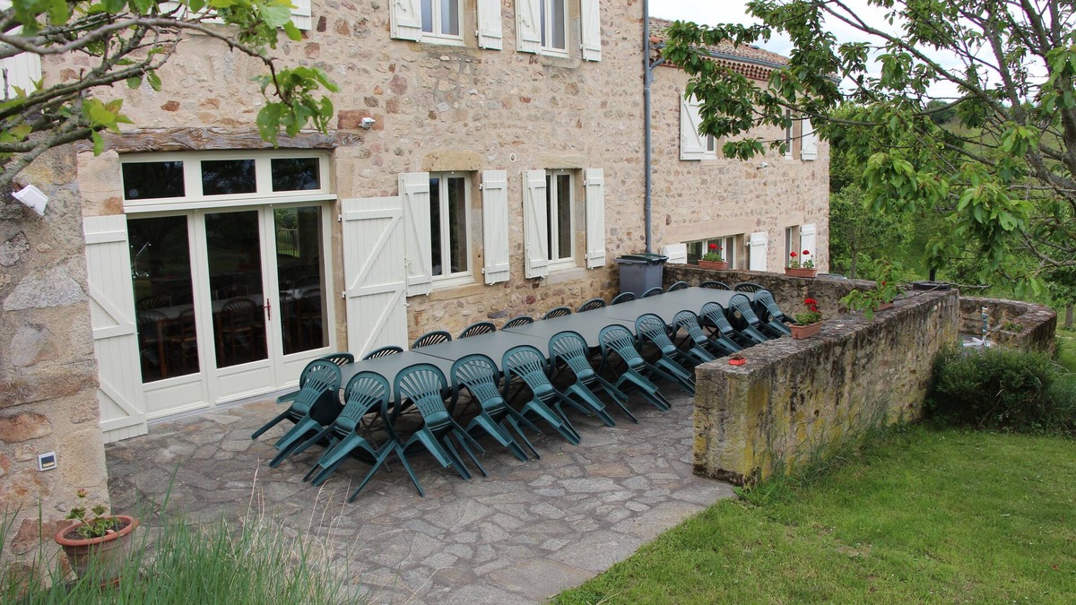 Saint-Quentin-sur-Sauxillanges House | 3* HELI GOULAPIE group gite with mountain views