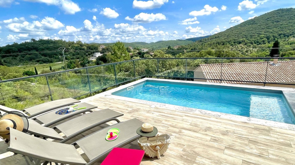 Saint-Sebastien-d'Aigrefeuille Villa | Air-conditioned villa with pool and jacuzzi Anduze between sea and Cevennes