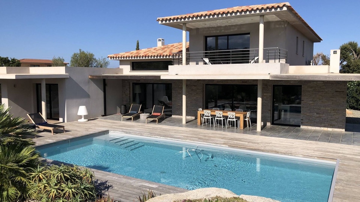 Cirendinu Villa | Villa recent, upscale, quiet and without vis-à-vis for 10 people.