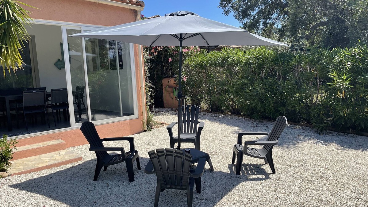 Sainte-Lucie-de-Porto-Vecchio House | House pinarellu private garden walk to beach