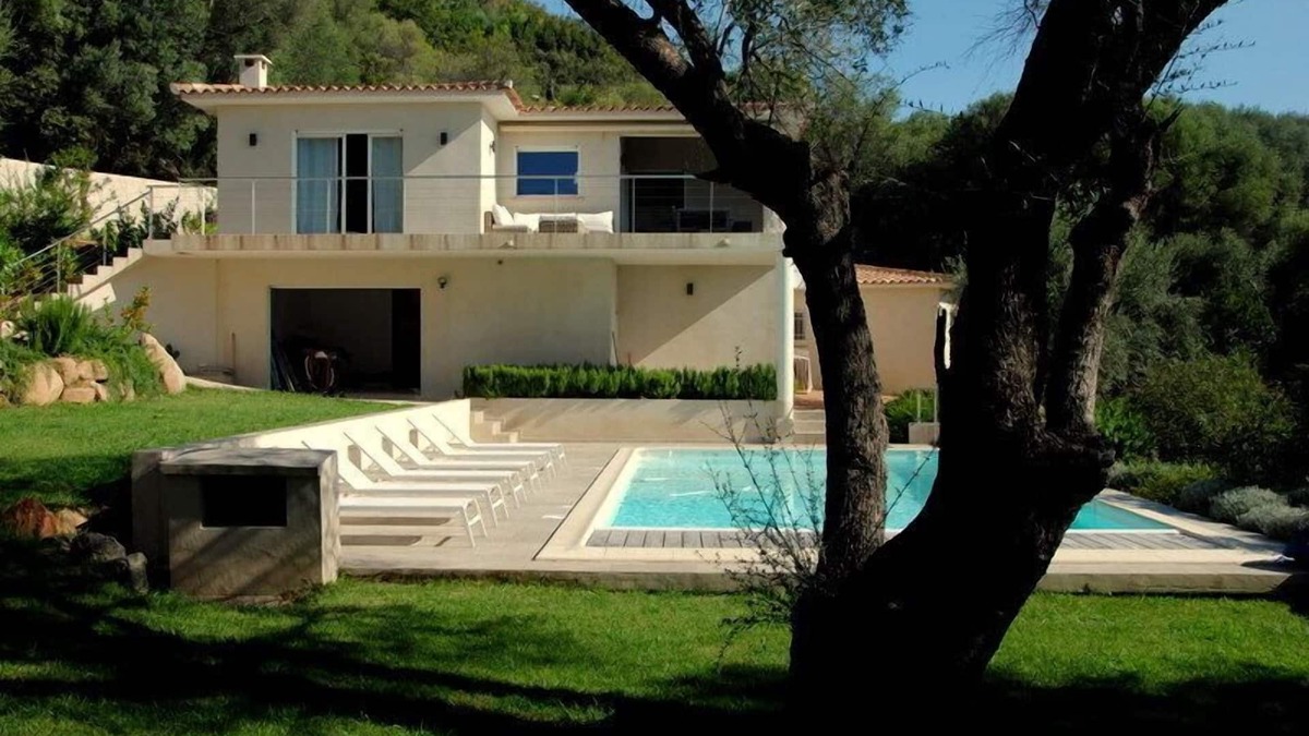 Tighine House | Sainte Lucie Pv/Pinarello Luxury family villa sea view swimming pool garden