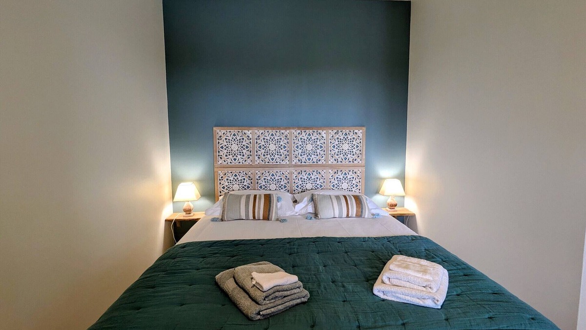 Faverolles Bed & Breakfast | Cozy room with en-suite, access to heated pool and unlimited Wi-Fi