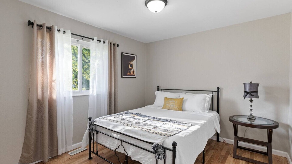 High Ridge Apartment | Fragrance free - spacious Ranch -safe &quiet- 4 br 2 bath