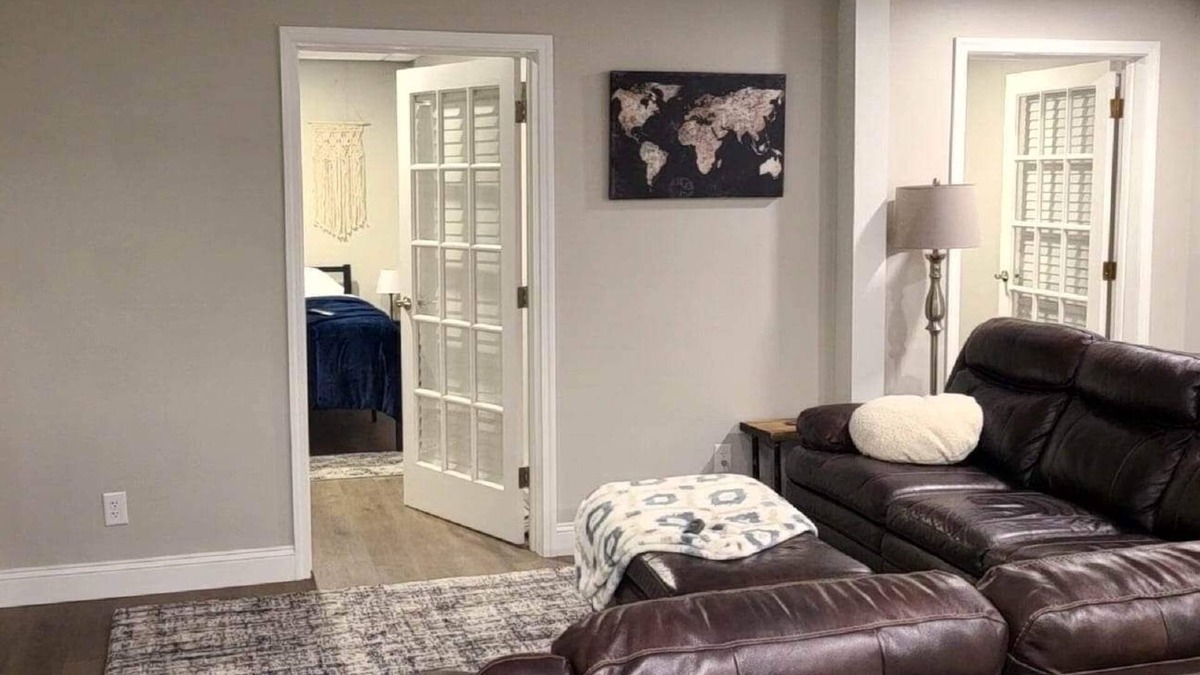 Evansville Apartment | Franklin St Suite