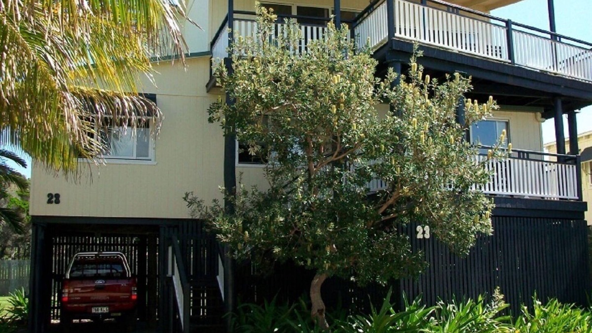 Eurong House | Fraser Jewels - beach house with ocean views