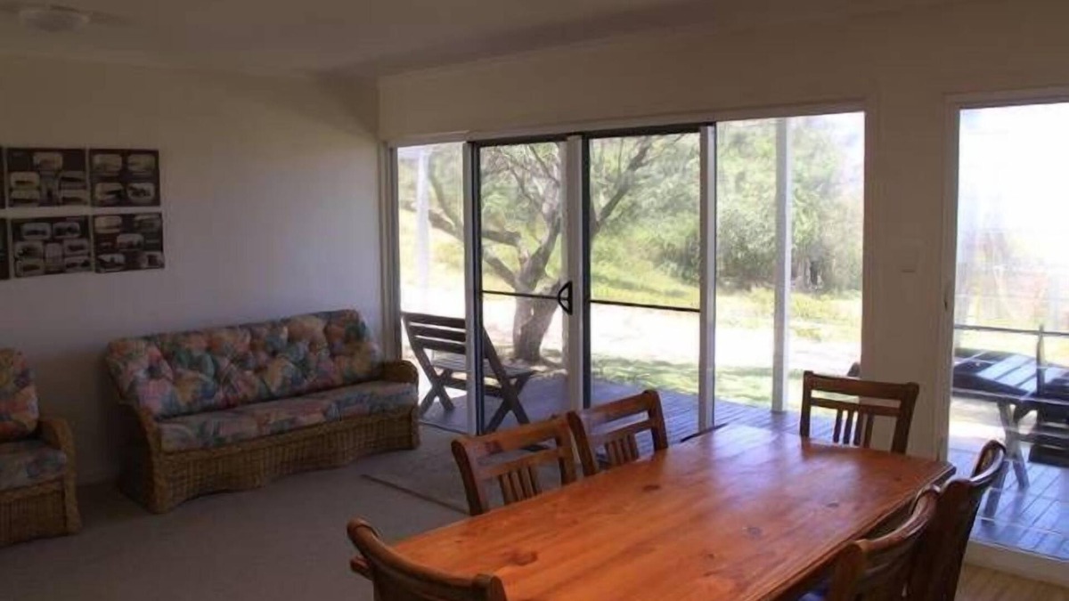 Happy Valley House | Fraser View Unit 1 on Fraser Island