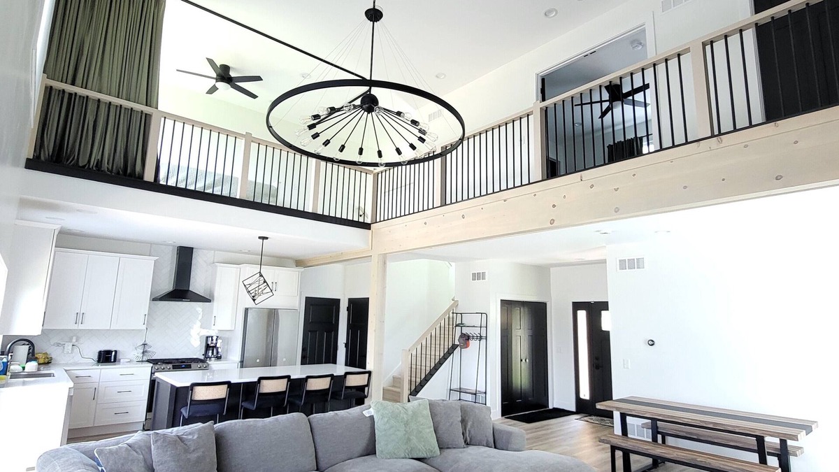 Markesan House | Freddie’s Escape: Modern Lakeview Retreat with Family-Friendly Fun