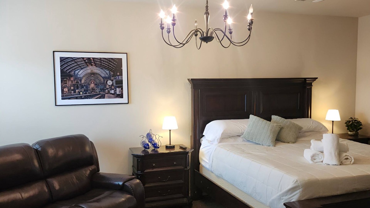 Fredericksburg Apartment | Fredericksburg Stay w/Patio, Fire Pit & Hot tub