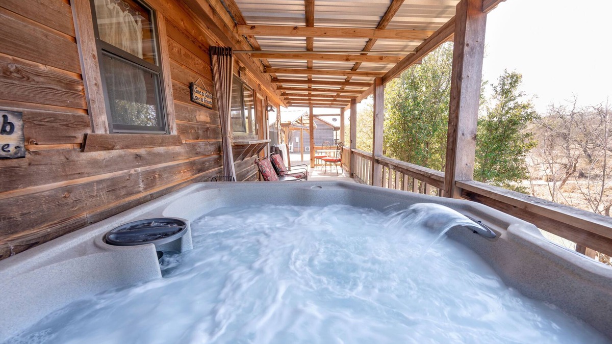 Fredericksburg Cabin | Fredericksburg Texas private cabin with hot tub