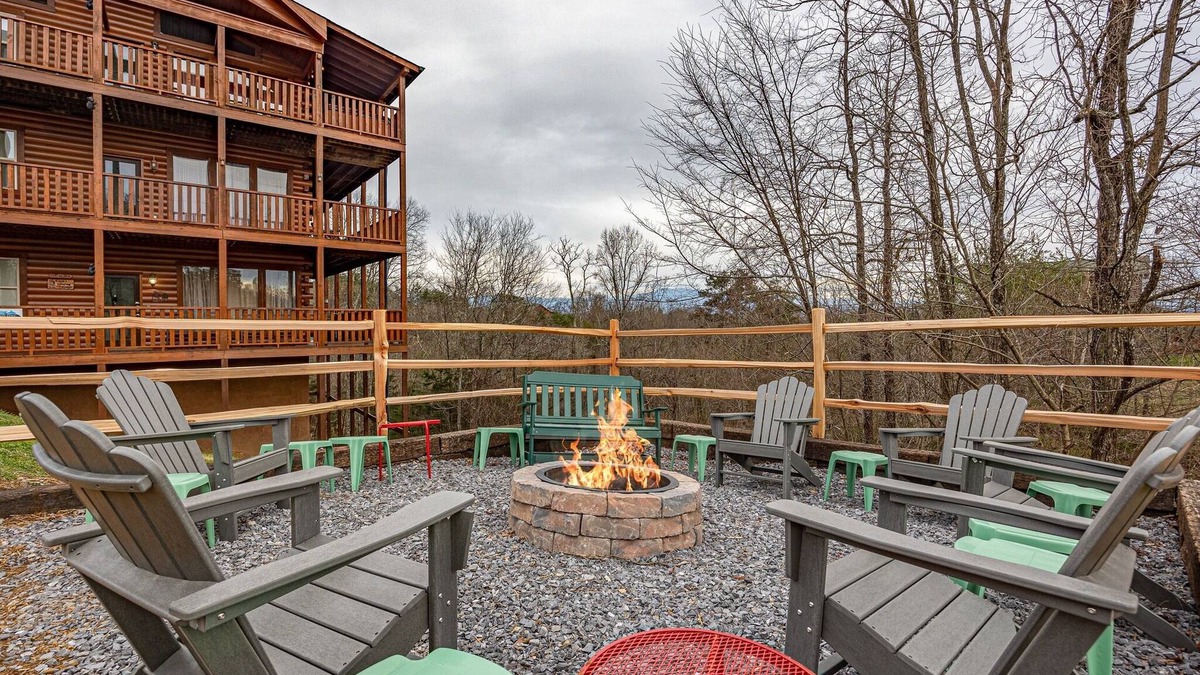 Sevierville Cabin | FREE attractions ticket 6 King suites with all the best amenities!