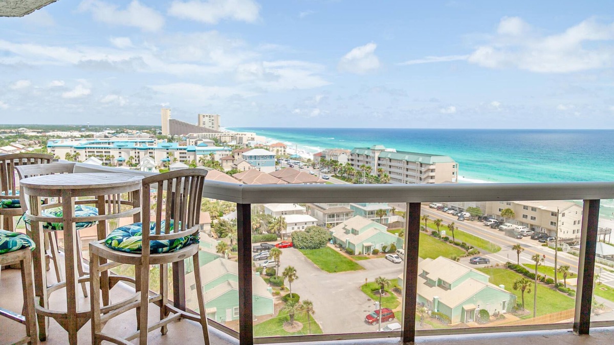 Miramar Beach Condo | Free Beach SRVC! Free Beach Bonfires M/F nts! Sports Deck w/Pickleball!