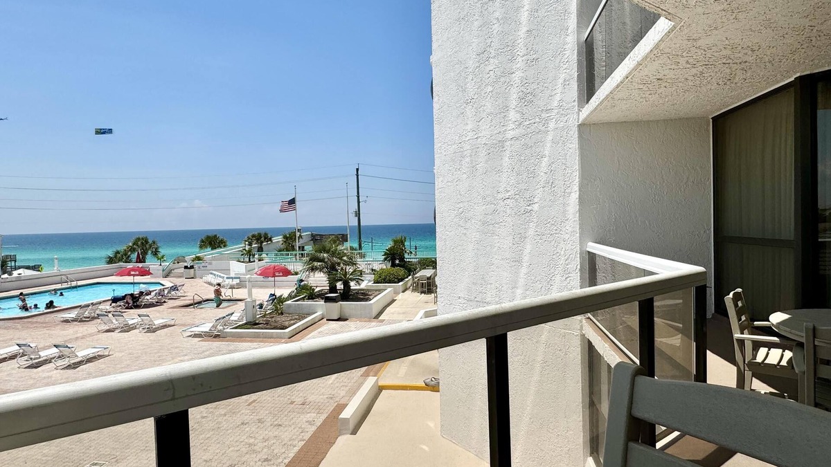 Miramar Beach Condo | Free Beach SRVC! Free Beach Bonfires M/F nts! Sports Deck w/Pickleball