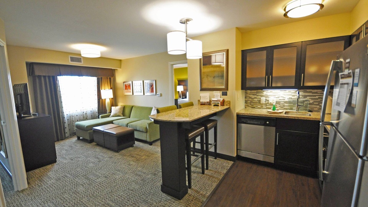 Altoona Condo | Free Breakfast, Free Wi-Fi, Indoor Pool and Hot Tub | Cozy 2 Bedroom Suite