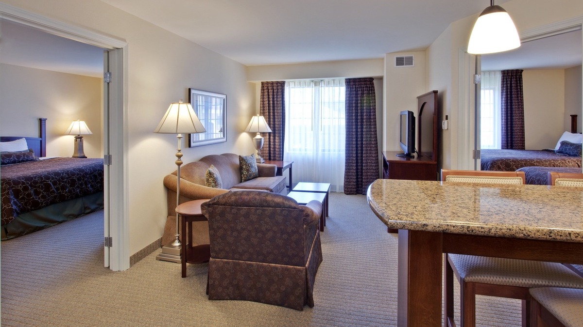 Indianapolis Condo | Free Breakfast. Indoor Pool. Gym. Suite with a King Bed.