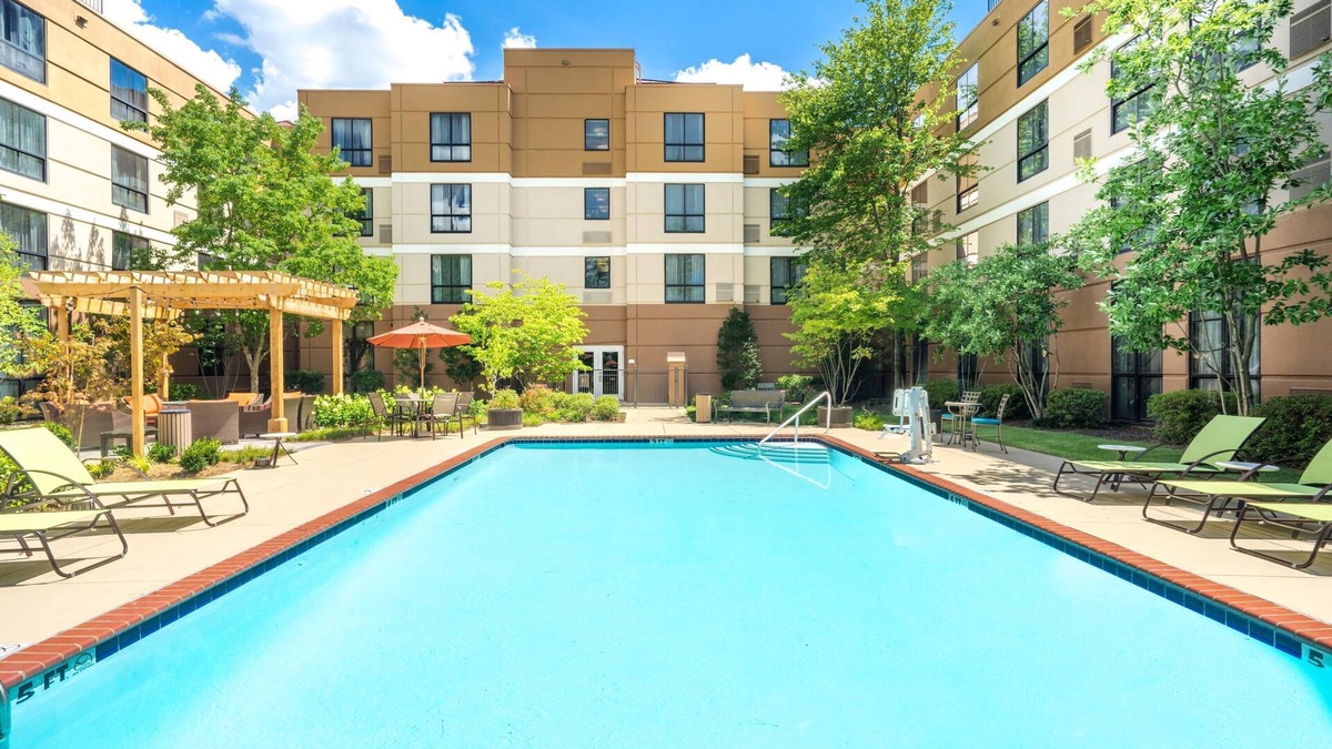 White Station Apartment | Free Breakfast. Outdoor Pool. Gym. Near Graceland!