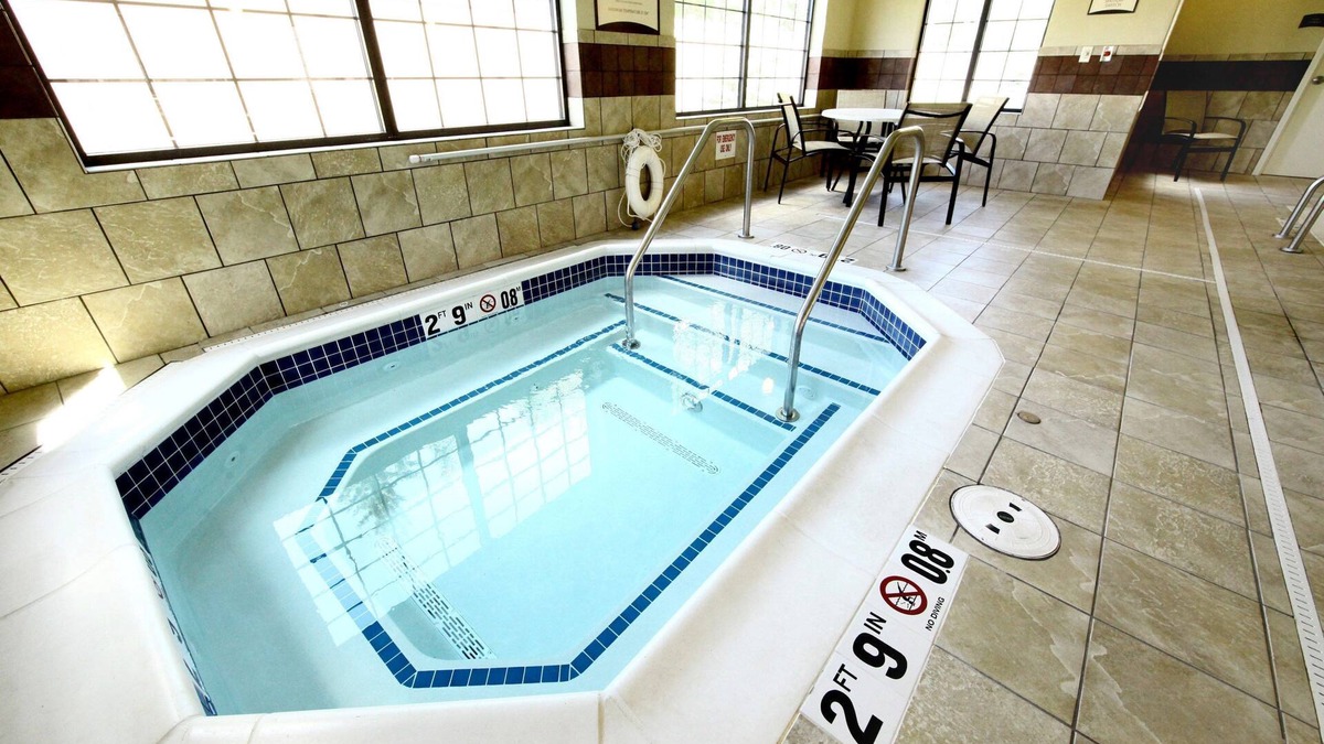 Minot Condo | Free Breakfast. Pool & Hot Tub. Gym. Your Next Trip!