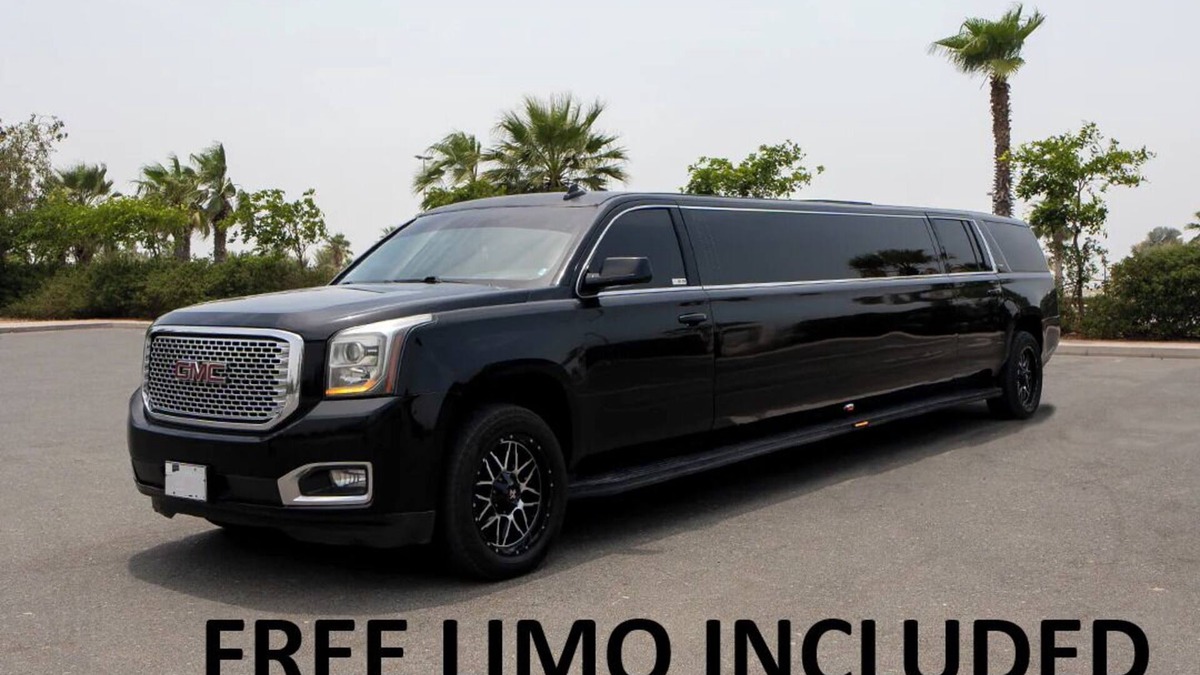 Buda House | FREE LIMO Private pool, Jacuzzi 9 acres compound Sleeps 5 rooms 4 bath 26