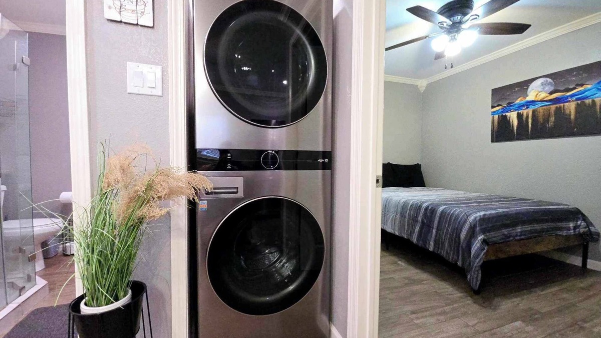 Edgebrook Apartment | FREE NIGHT! TV In Bedroom, Patio, Private