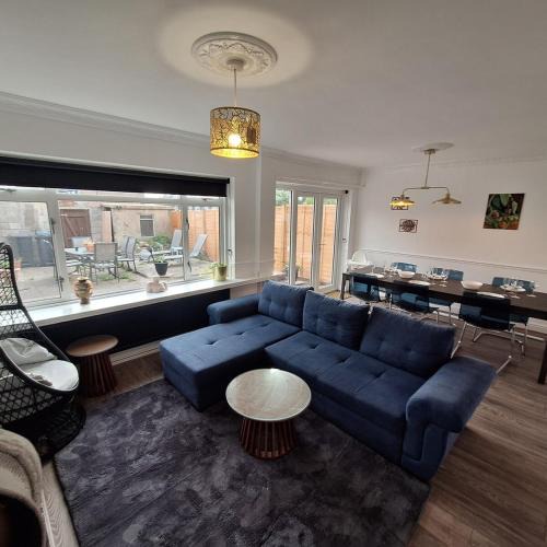 Fieldway Apartment | Free Parking, comfortable, stylish house, G London & Kent Gateway