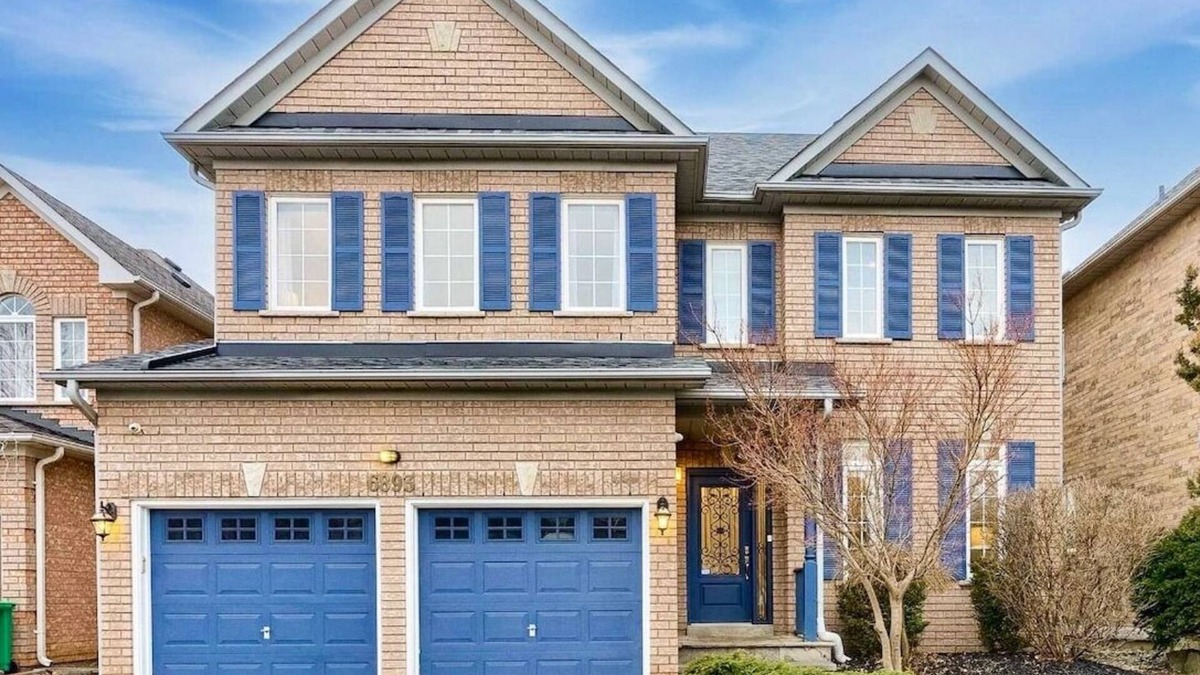 Meadowvale Village House | Free Parking|Near Airport|Firepit w/5 Bedrooms