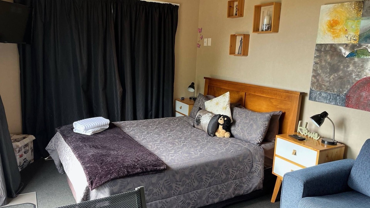 Paroa House | Free Wifi/Breakfast,clean,private studio Greymouth