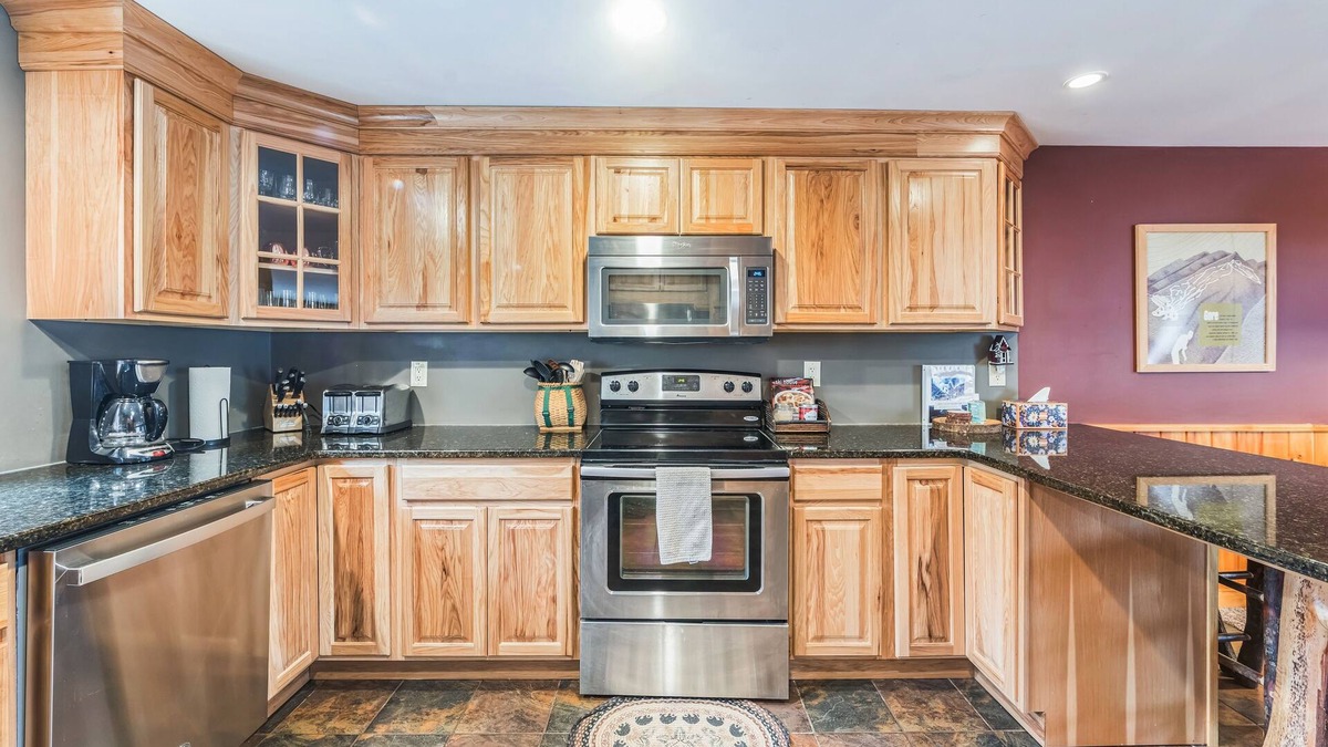 North Creek House | Freebern 18B - Renovated one-of-a-kind with Adirondack style 3 Bedroom Townhouse by The Summit at Gore Mountain