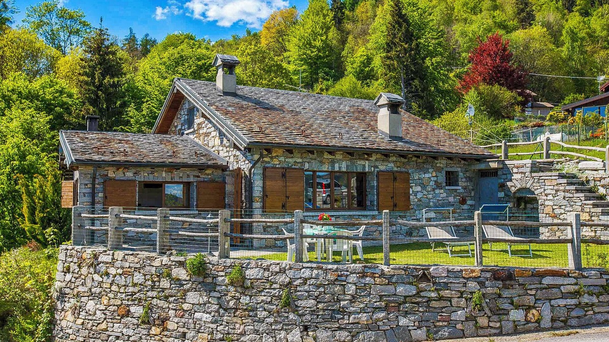 Caprezzo House | Freistehendes 3½-zimmer-rustico mit Garten im Naturschutzgebiet