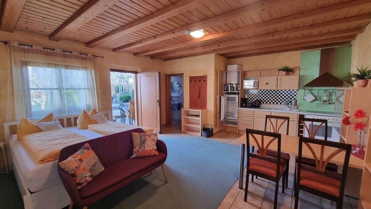 Sommerach Apartment | Freistehendes und gemauertes Gartenhäuschen für 1-2 Personen