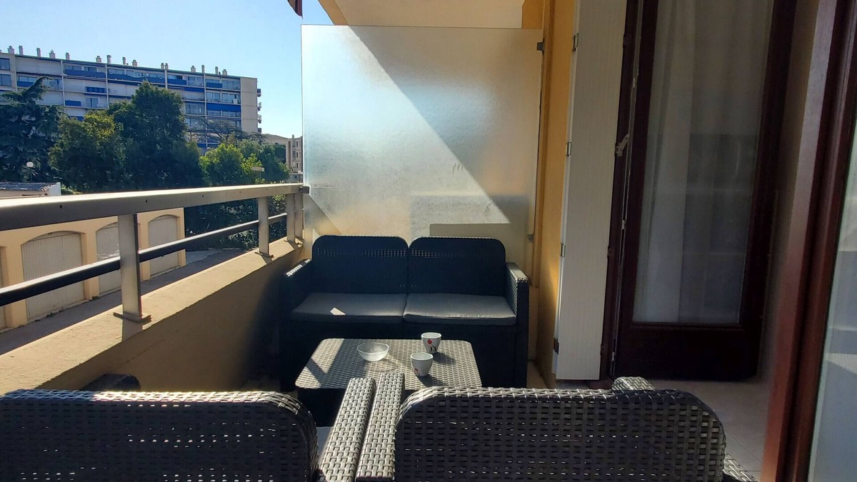 Frejus Plage Apartment | FREJUS Plage La Miougrano Air-conditioned studio of 29 m2 for 2 adults and 2 children, swimming pool, high speed WIFI and parking