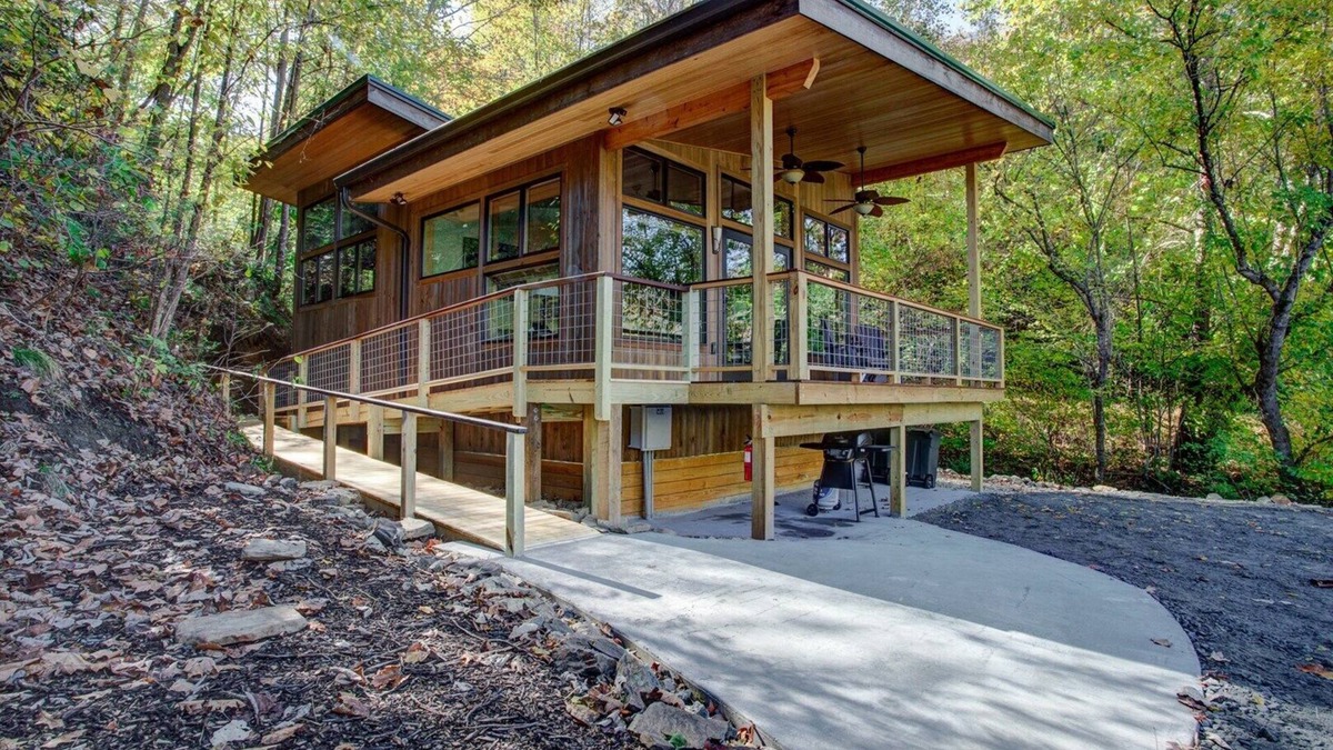 Marshall House | French Broad Chalet | Private Chalet on the French Broad River